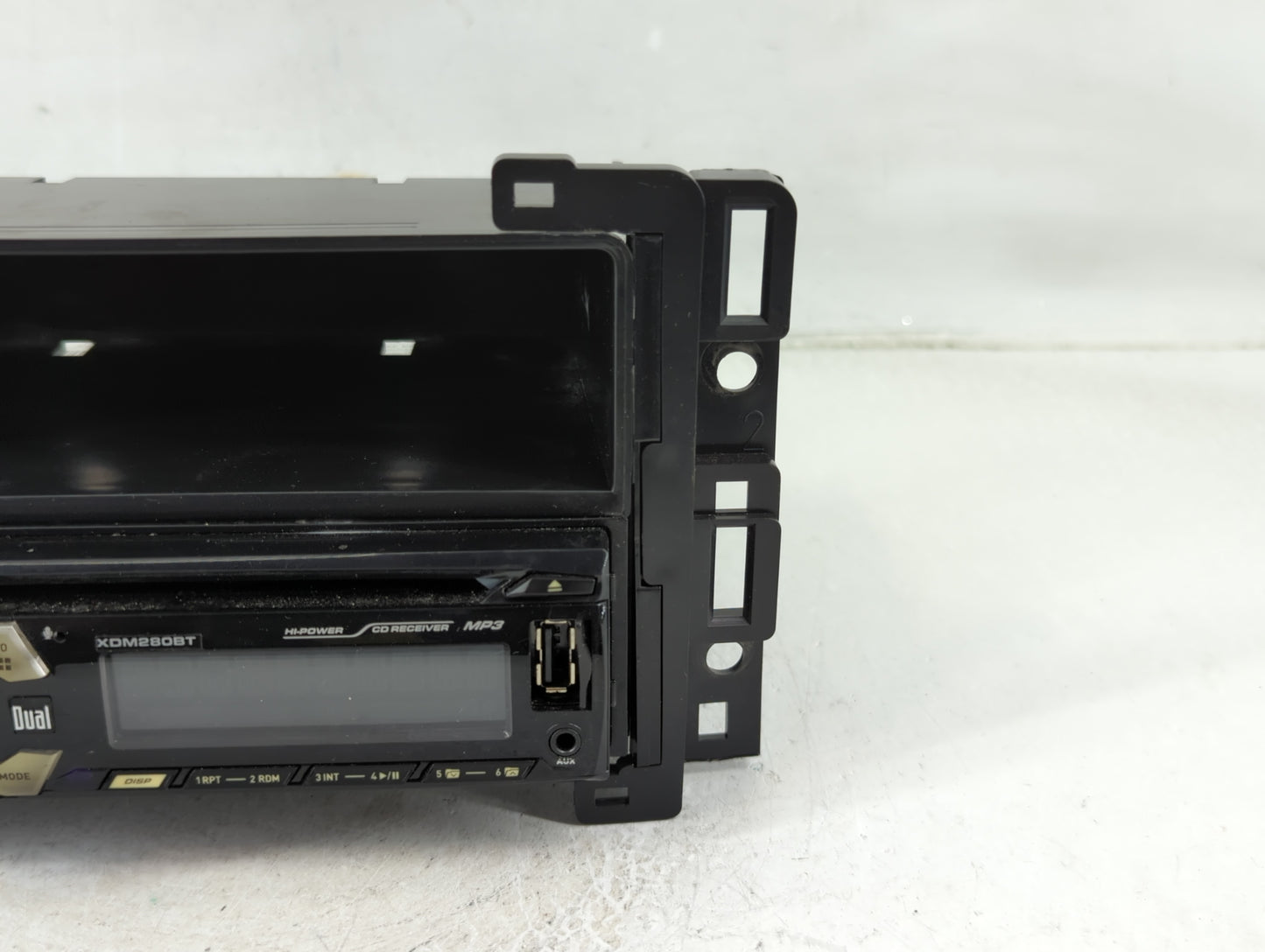 2005-2006 Chevrolet Cobalt Radio AM FM Cd Player Receiver Replacement Fits Fits 2005 2006 OEM Used Auto Parts - Oemusedautop