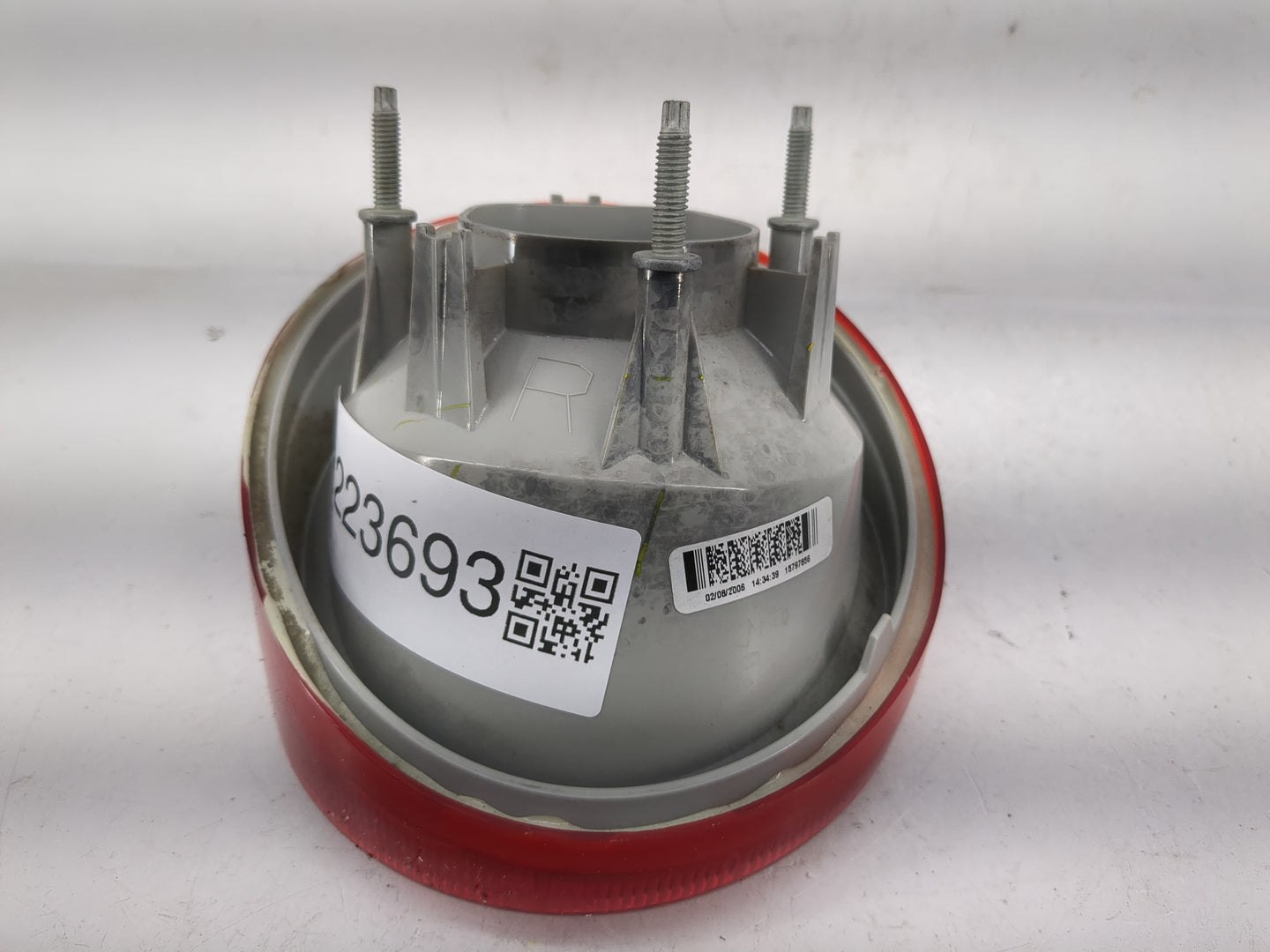 2005-2010 Chevrolet Cobalt Tail Light Assembly Passenger Right OEM P/N:16532532 Fits Fits 2005 2006 2007 2008 2009 2010 OEM 