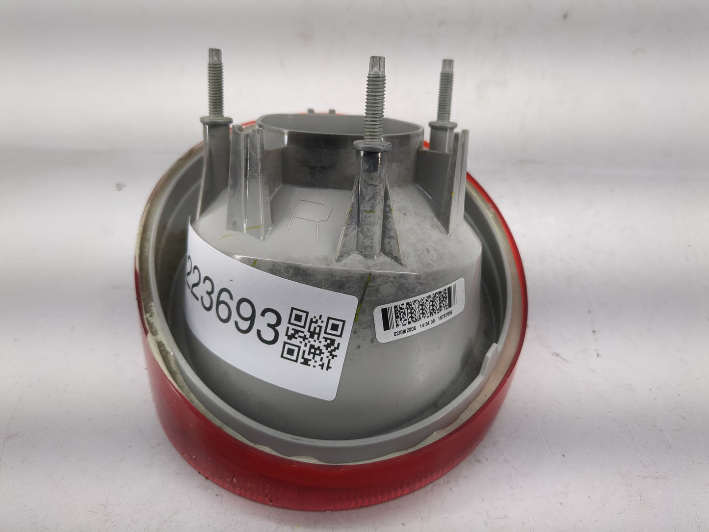 2005-2010 Chevrolet Cobalt Tail Light Assembly Passenger Right OEM P/N:16532532 Fits Fits 2005 2006 2007 2008 2009 2010 OEM 
