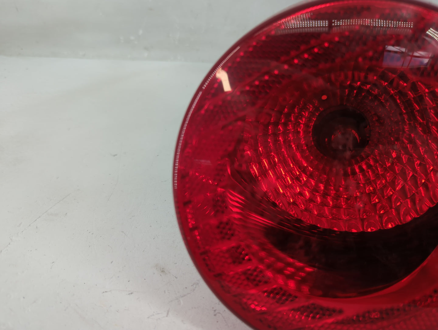 2005-2010 Chevrolet Cobalt Tail Light Assembly Passenger Right OEM P/N:16532532 A Fits Fits 2005 2006 2007 2008 2009 2010 OE