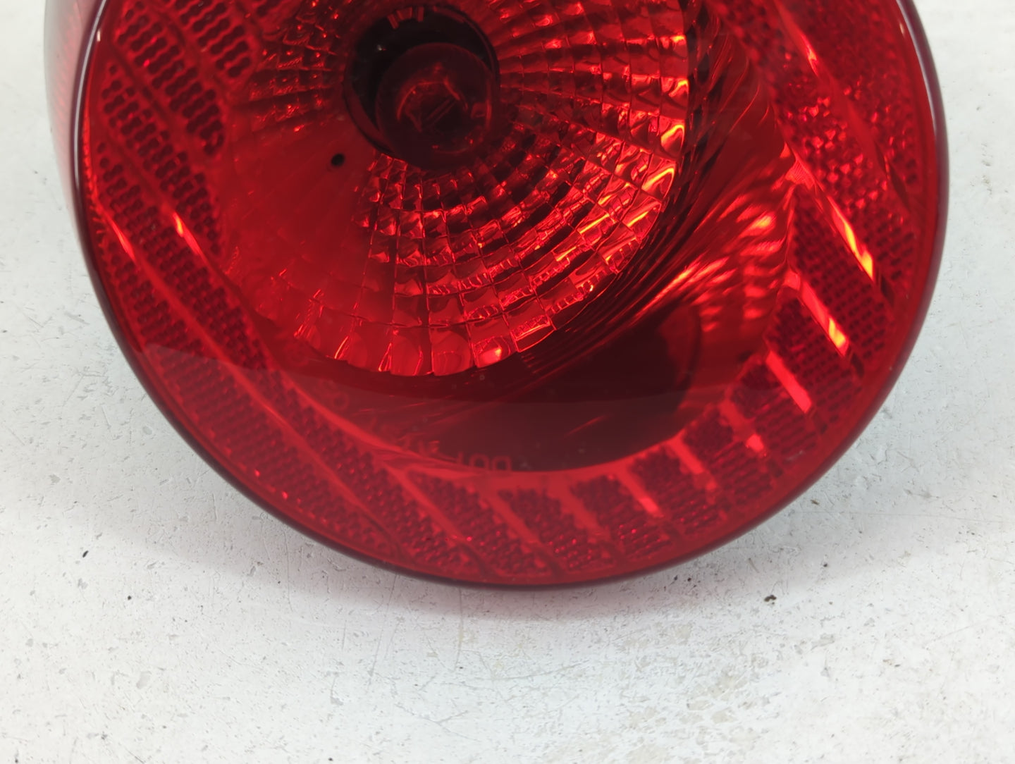 2005-2010 Chevrolet Cobalt Tail Light Assembly Passenger Right OEM P/N:16532532 A Fits Fits 2005 2006 2007 2008 2009 2010 OE