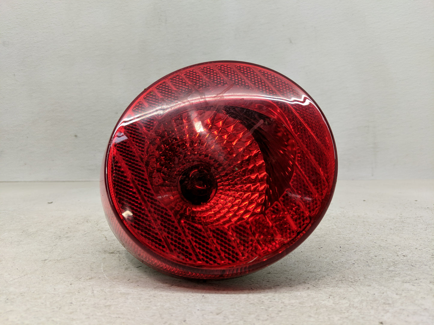 2005-2010 Chevrolet Cobalt Tail Light Assembly Passenger Right OEM P/N:16532532 A Fits Fits 2005 2006 2007 2008 2009 2010 OE