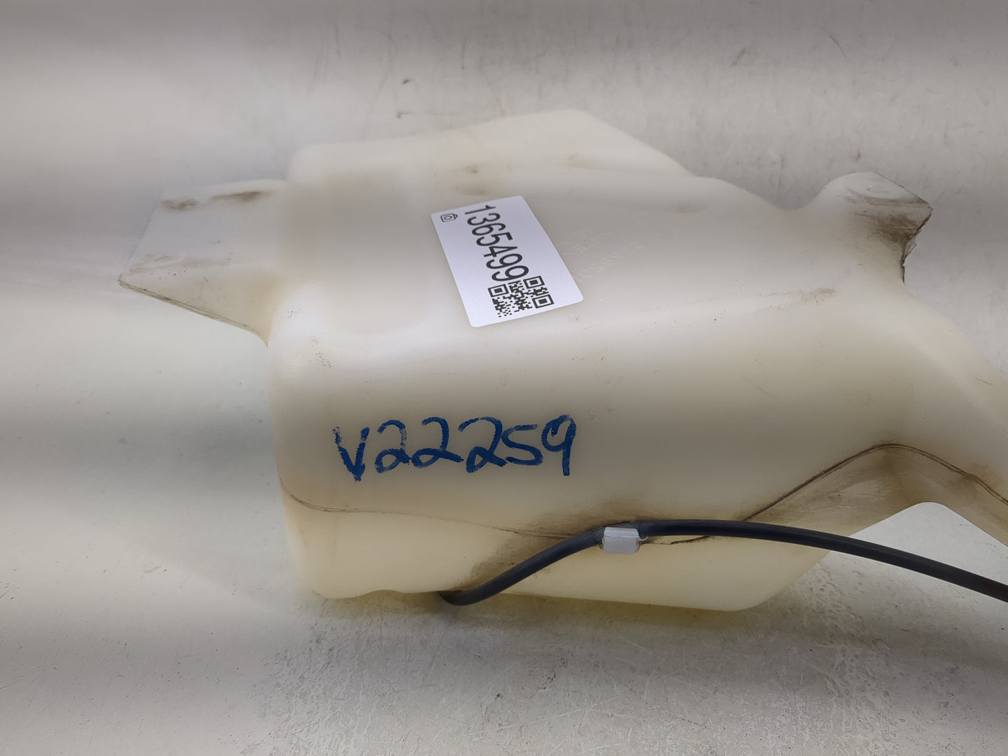 2005-2010 Chevrolet Cobalt Windshield Washer Fluid Reservoir Bottle Oem - Oemusedautoparts1.com