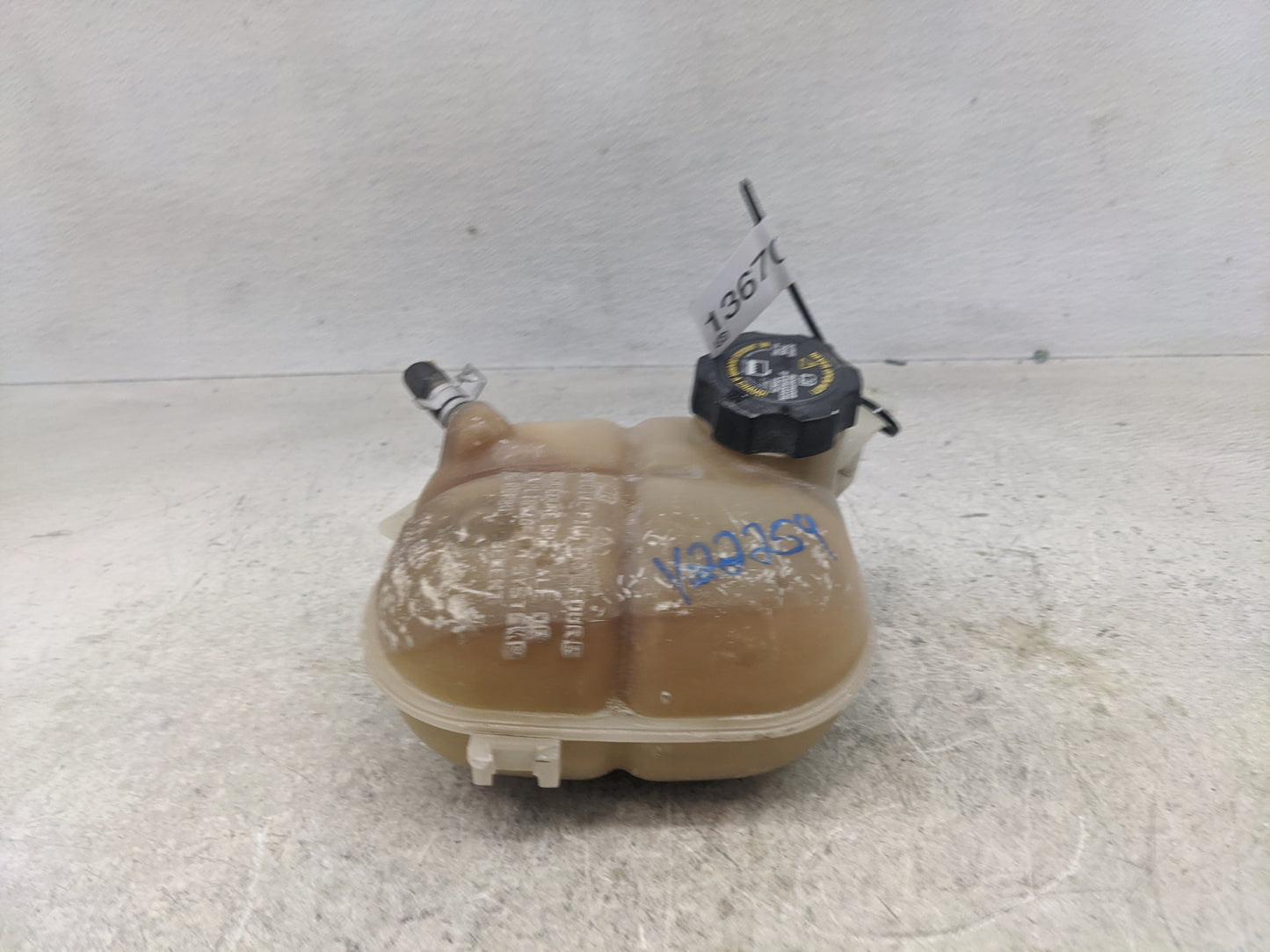 2005 Chevrolet Cobalt Radiator Coolant Overflow Expansion Tank Bottle - Oemusedautoparts1.com