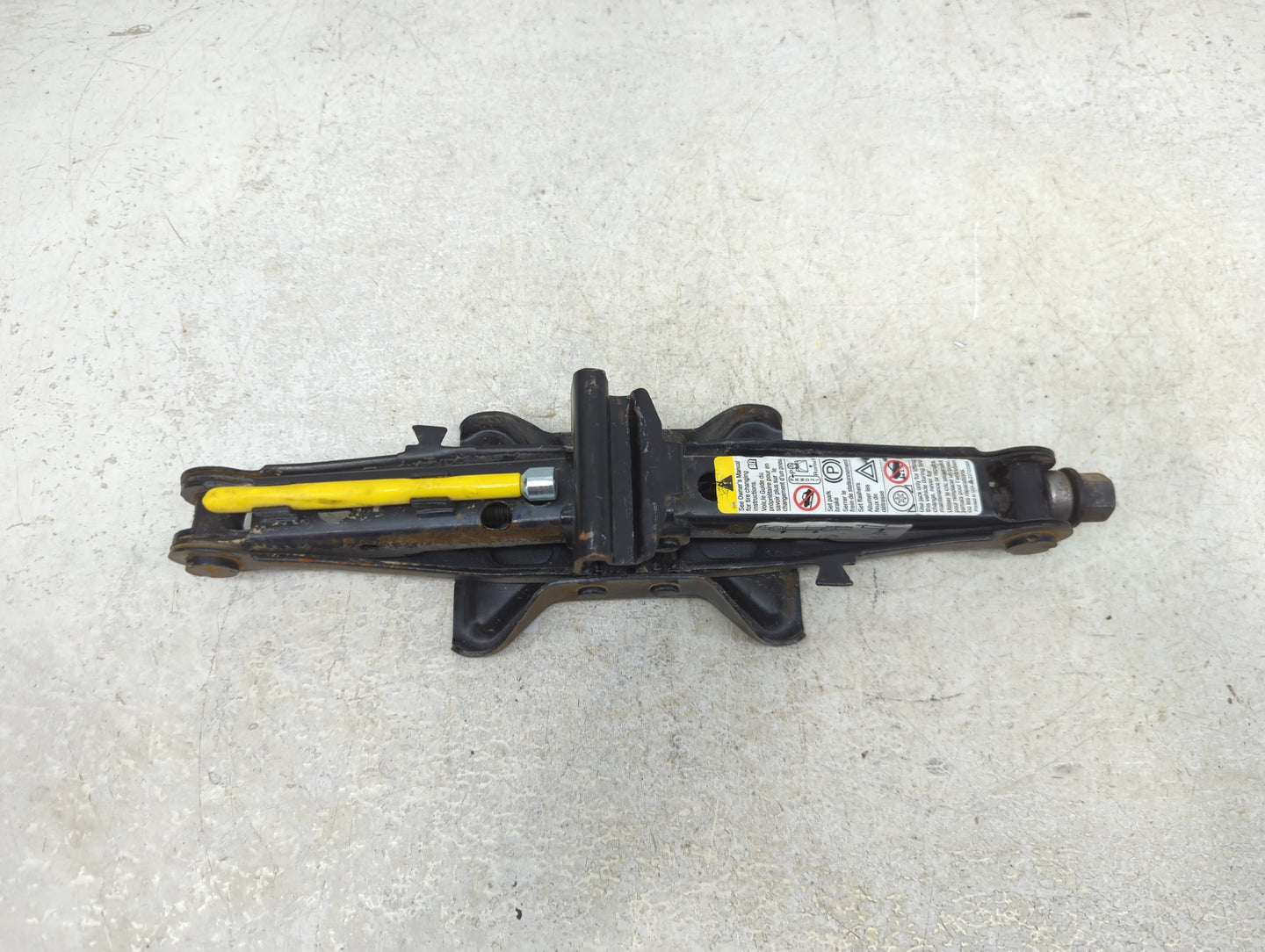2005 Chevrolet Cobalt Spare Scissor Car Jack - Oemusedautoparts1.com