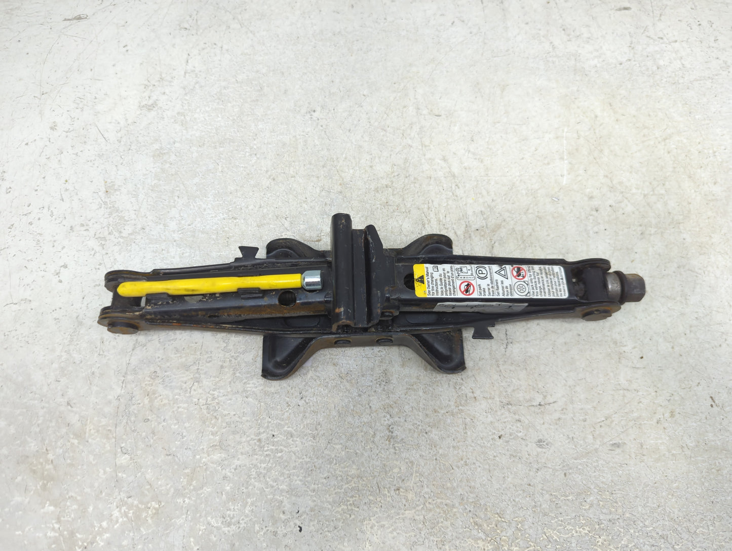 2005 Chevrolet Cobalt Spare Scissor Car Jack - Oemusedautoparts1.com