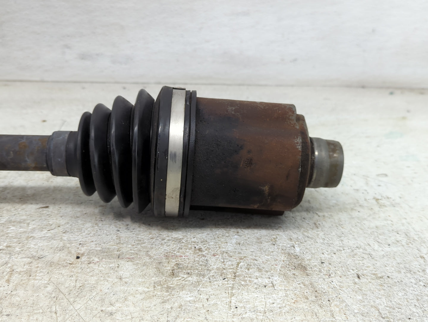 2005-2010 Chevrolet Cobalt Axle Shaft Front Driver Cv C/v - Oemusedautoparts1.com