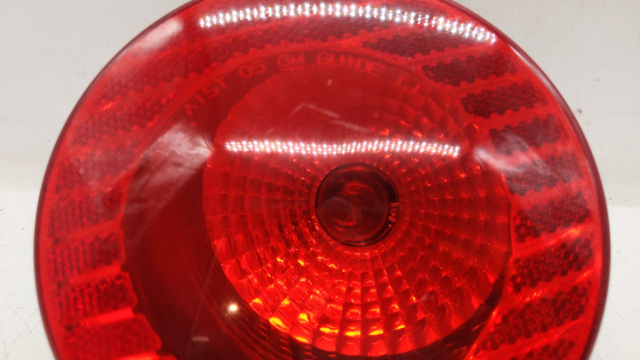 2005-2010 Chevrolet Cobalt Tail Light Assembly Passenger Right OEM P/N:16532532 A 15271525 Fits Fits 2005 2006 2007 2008 200