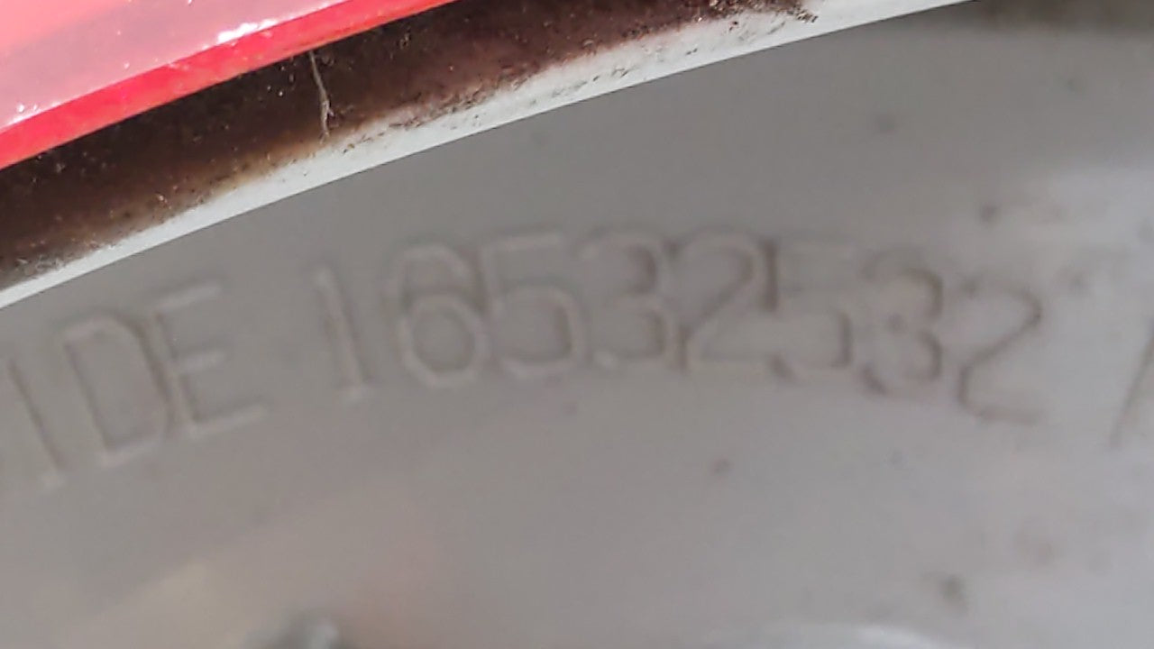 2005-2010 Chevrolet Cobalt Tail Light Assembly Passenger Right OEM P/N:16532532 A 15271525 Fits Fits 2005 2006 2007 2008 200