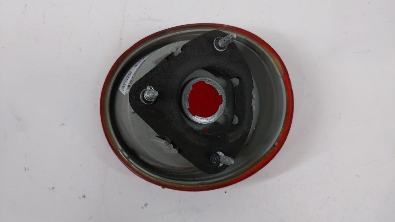 2005-2010 Chevrolet Cobalt Tail Light Assembly Passenger Right OEM P/N:16532532 A 15271525 Fits Fits 2005 2006 2007 2008 200