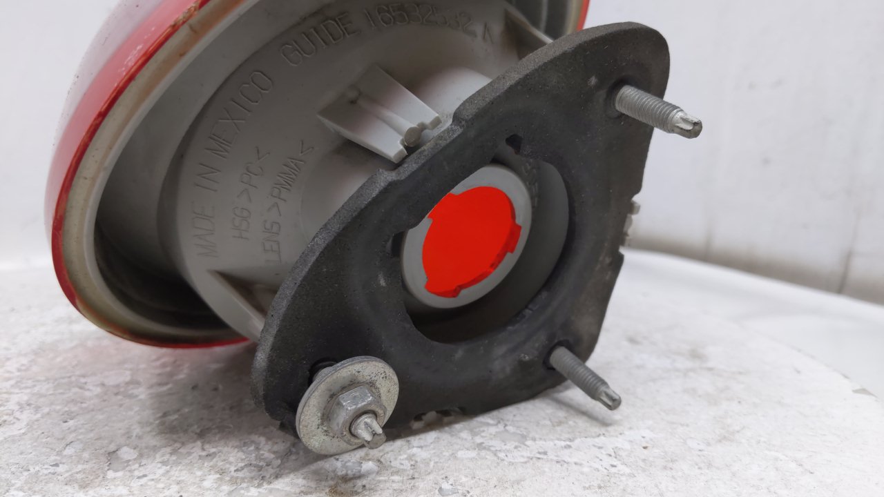 2005-2010 Chevrolet Cobalt Tail Light Assembly Passenger Right OEM Fits Fits 2005 2006 2007 2008 2009 2010 OEM Used Auto Par