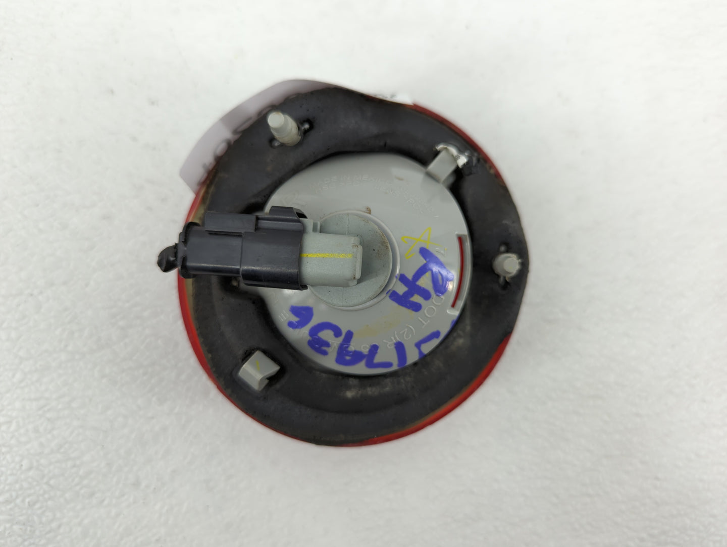 2005-2010 Chevrolet Cobalt Tail Light Assembly Passenger Right OEM P/N:16532542 25998288 Fits Fits 2005 2006 2007 2008 2009 