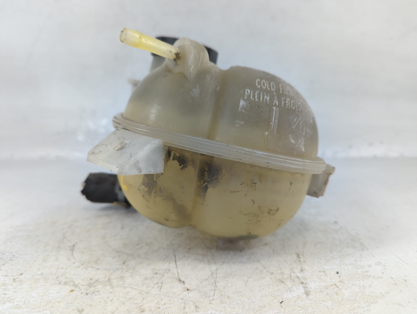 2005 Chevrolet Cobalt Radiator Coolant Overflow Expansion Tank Bottle 743244 - Oemusedautoparts1.com