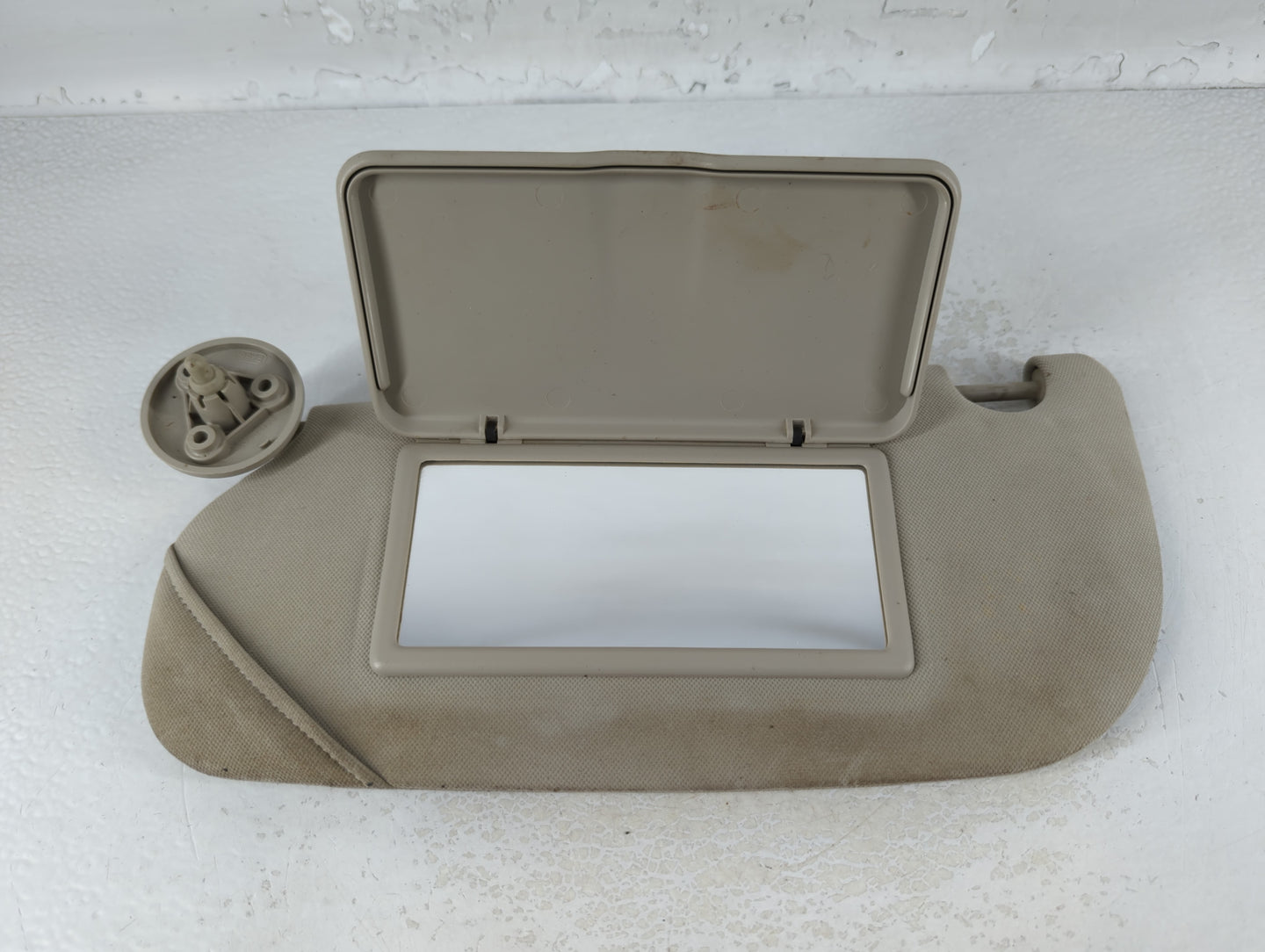 2005-2010 Chevrolet Cobalt Sun Visor Shade Replacement Driver Left Mirror Fits Fits 2005 2006 2007 2008 2009 2010 OEM Used A