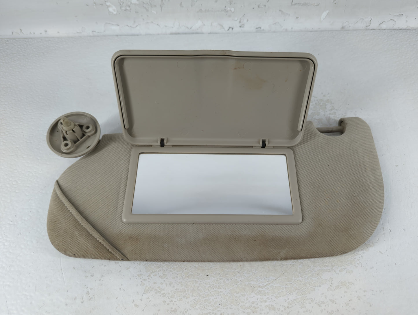 2005-2010 Chevrolet Cobalt Sun Visor Shade Replacement Driver Left Mirror Fits Fits 2005 2006 2007 2008 2009 2010 OEM Used A