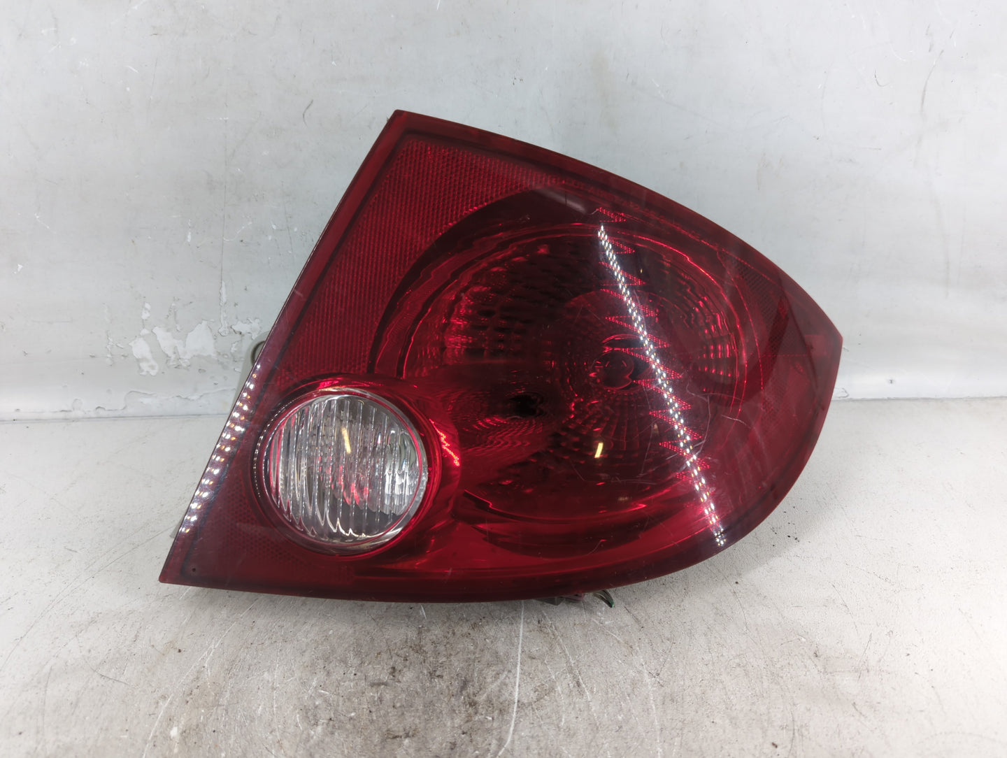 2005-2010 Chevrolet Cobalt Tail Light Assembly Passenger Right OEM P/N:15219385 Fits Fits 2005 2006 2007 2008 2009 2010 OEM 