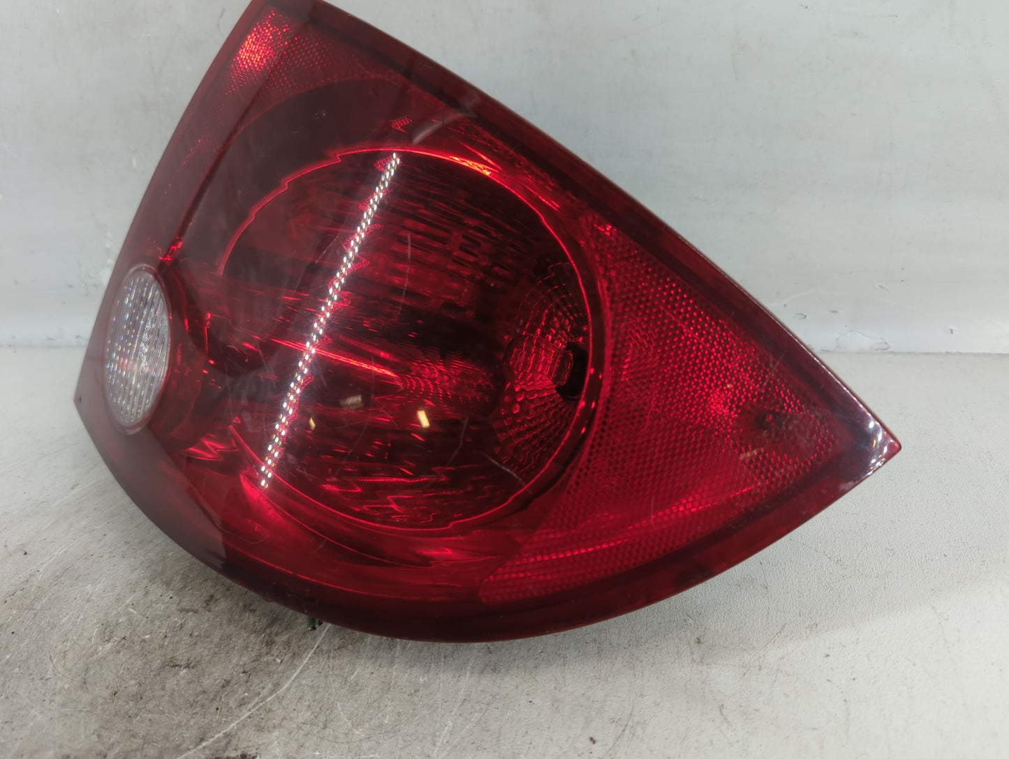 2005-2010 Chevrolet Cobalt Tail Light Assembly Passenger Right OEM P/N:15219385 Fits Fits 2005 2006 2007 2008 2009 2010 OEM 