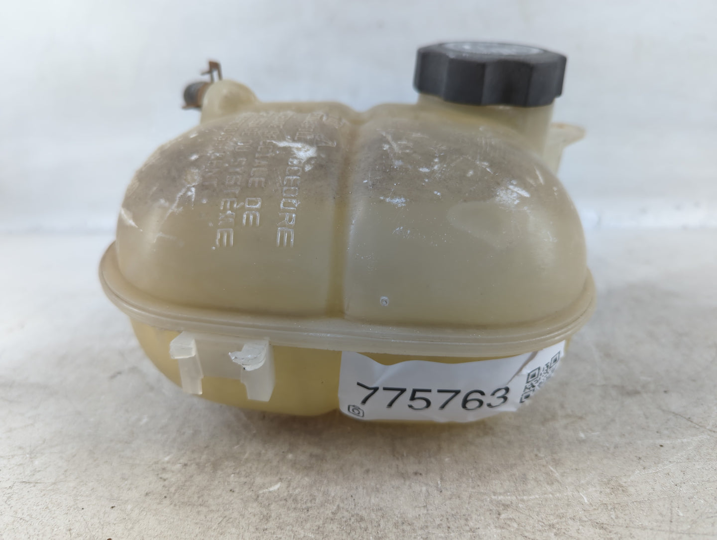 2005 Chevrolet Cobalt Radiator Coolant Overflow Expansion Tank Bottle - Oemusedautoparts1.com