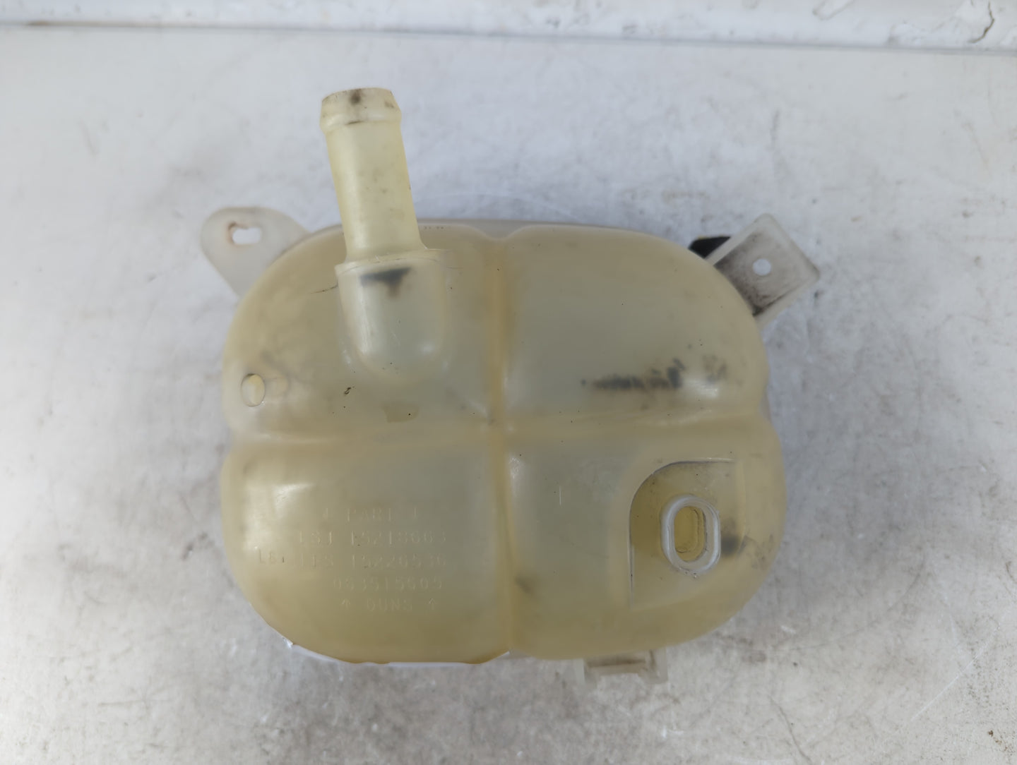 2005 Chevrolet Cobalt Radiator Coolant Overflow Expansion Tank Bottle - Oemusedautoparts1.com