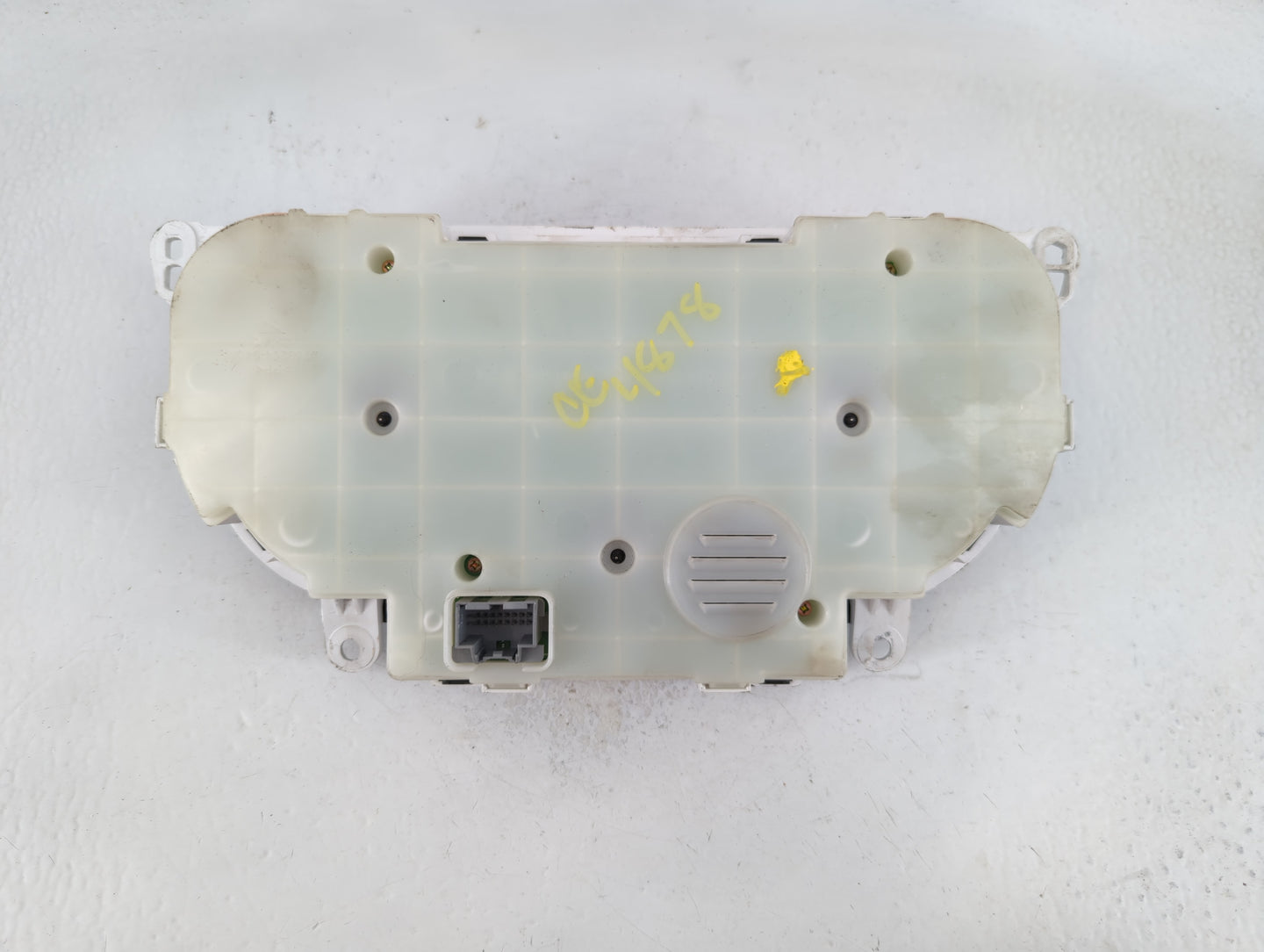 2005-2006 Chevrolet Cobalt Instrument Cluster Speedometer Gauges P/N:15246264 Fits Fits 2005 2006 OEM Used Auto Parts - Oemu