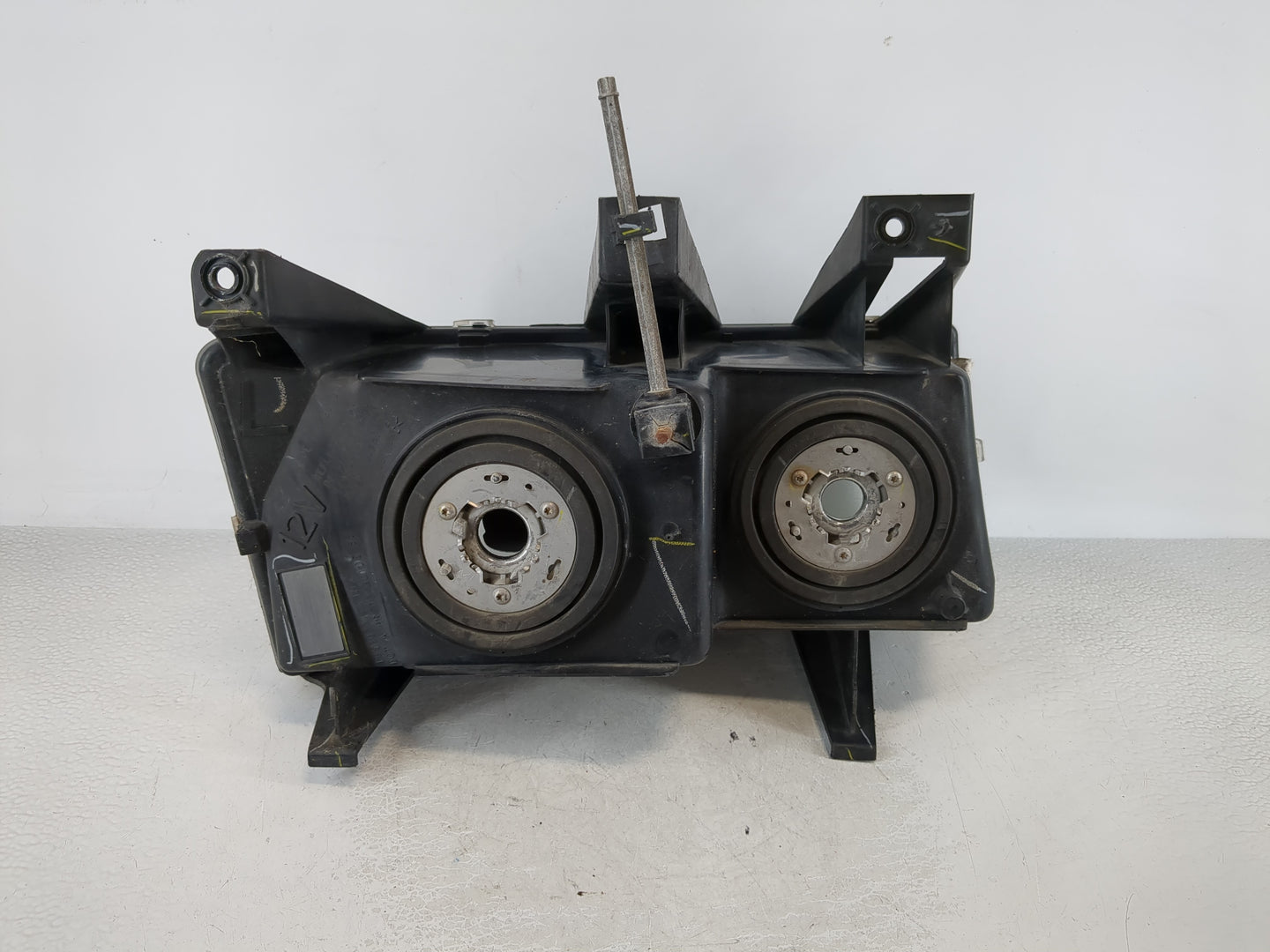2004 Chevrolet Colorado Passenger Right Oem Head Light Headlight Lamp - Oemusedautoparts1.com
