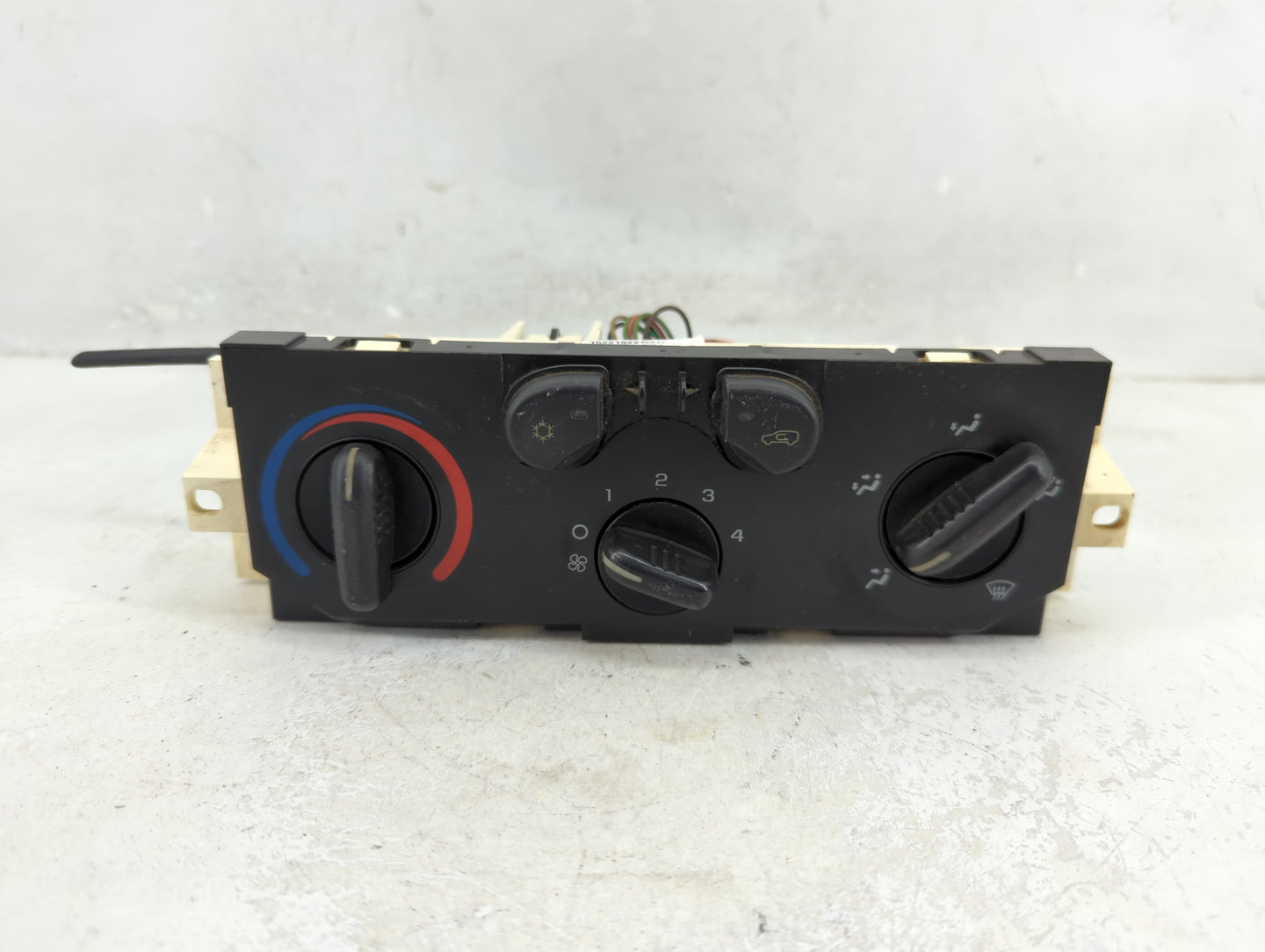 2004-2012 Chevrolet Colorado Climate Control Module Temperature AC/Heater Replacement P/N:15221922 Fits OEM Used Auto Parts 