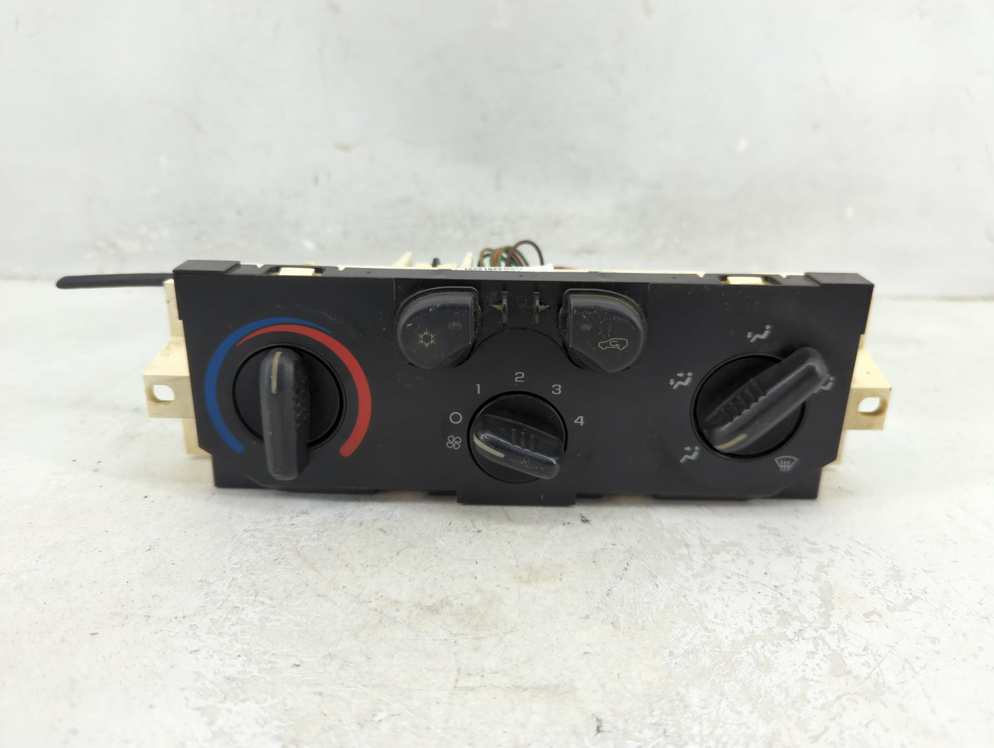 2004-2012 Chevrolet Colorado Climate Control Module Temperature AC/Heater Replacement P/N:15221922 Fits OEM Used Auto Parts 