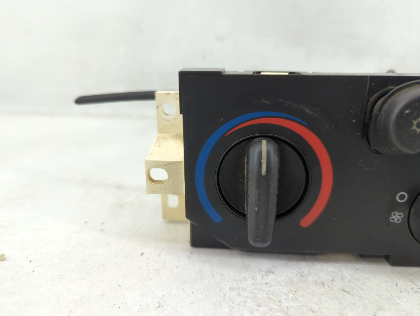 2004-2012 Chevrolet Colorado Climate Control Module Temperature AC/Heater Replacement P/N:15221922 Fits OEM Used Auto Parts 