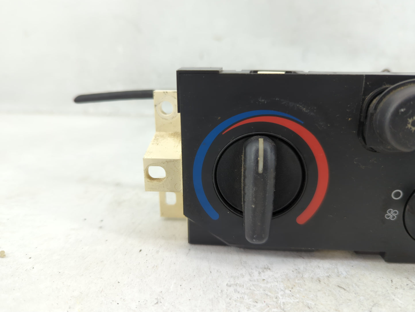 2004-2012 Chevrolet Colorado Climate Control Module Temperature AC/Heater Replacement P/N:15221922 Fits OEM Used Auto Parts 