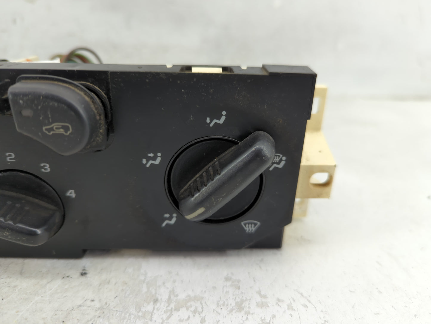 2004-2012 Chevrolet Colorado Climate Control Module Temperature AC/Heater Replacement P/N:15221922 Fits OEM Used Auto Parts 