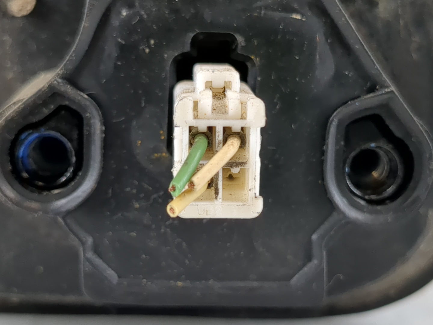 2004-2012 Chevrolet Colorado Driver Side View Mirror - Left Door Mirror OEM Used - Oemusedautoparts1.com