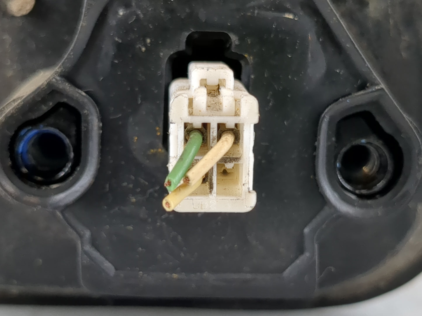 2004-2012 Chevrolet Colorado Driver Side View Mirror - Left Door Mirror OEM Used - Oemusedautoparts1.com