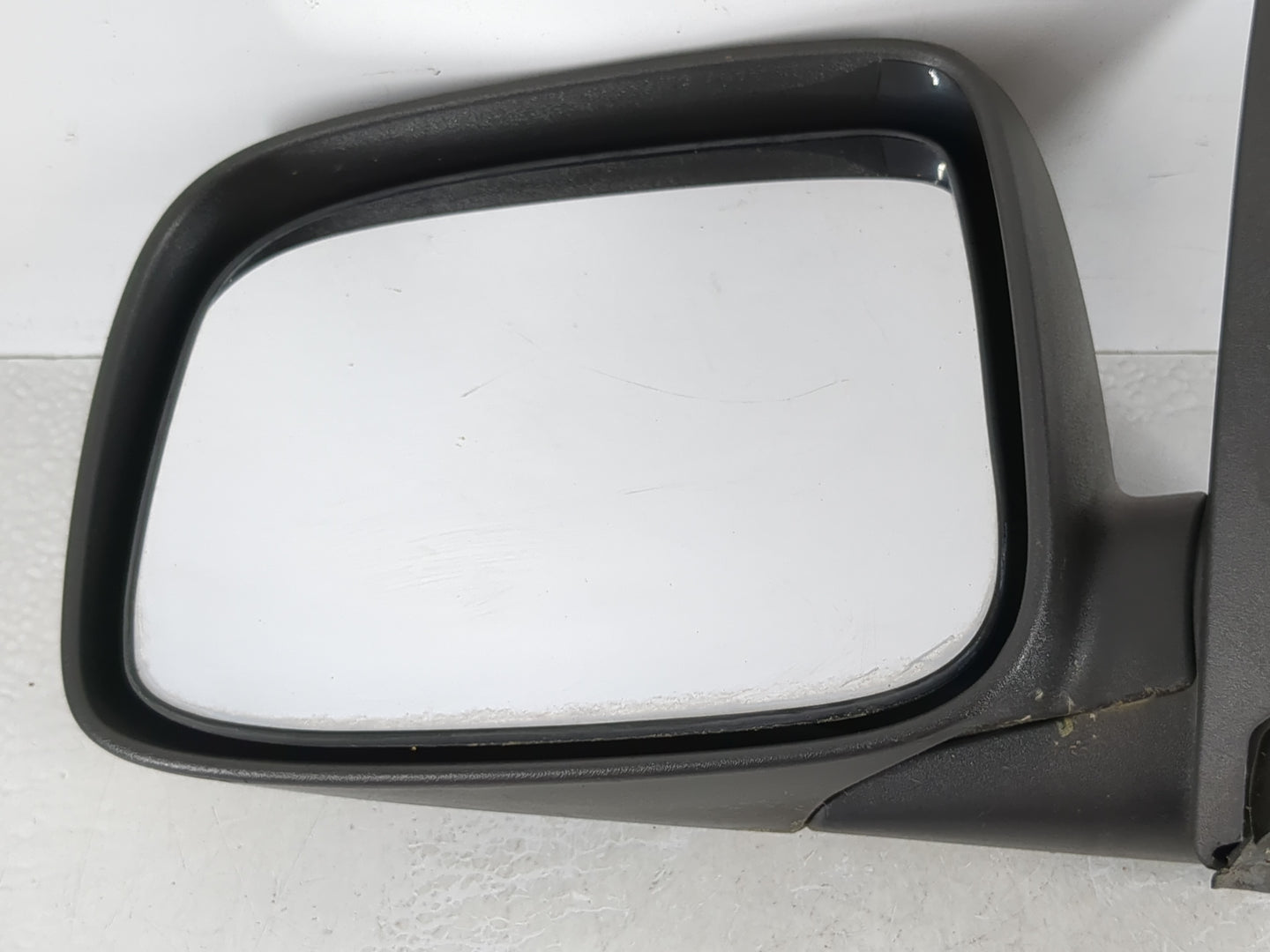 2004-2012 Chevrolet Colorado Driver Side View Mirror - Left Door Mirror OEM Used - Oemusedautoparts1.com