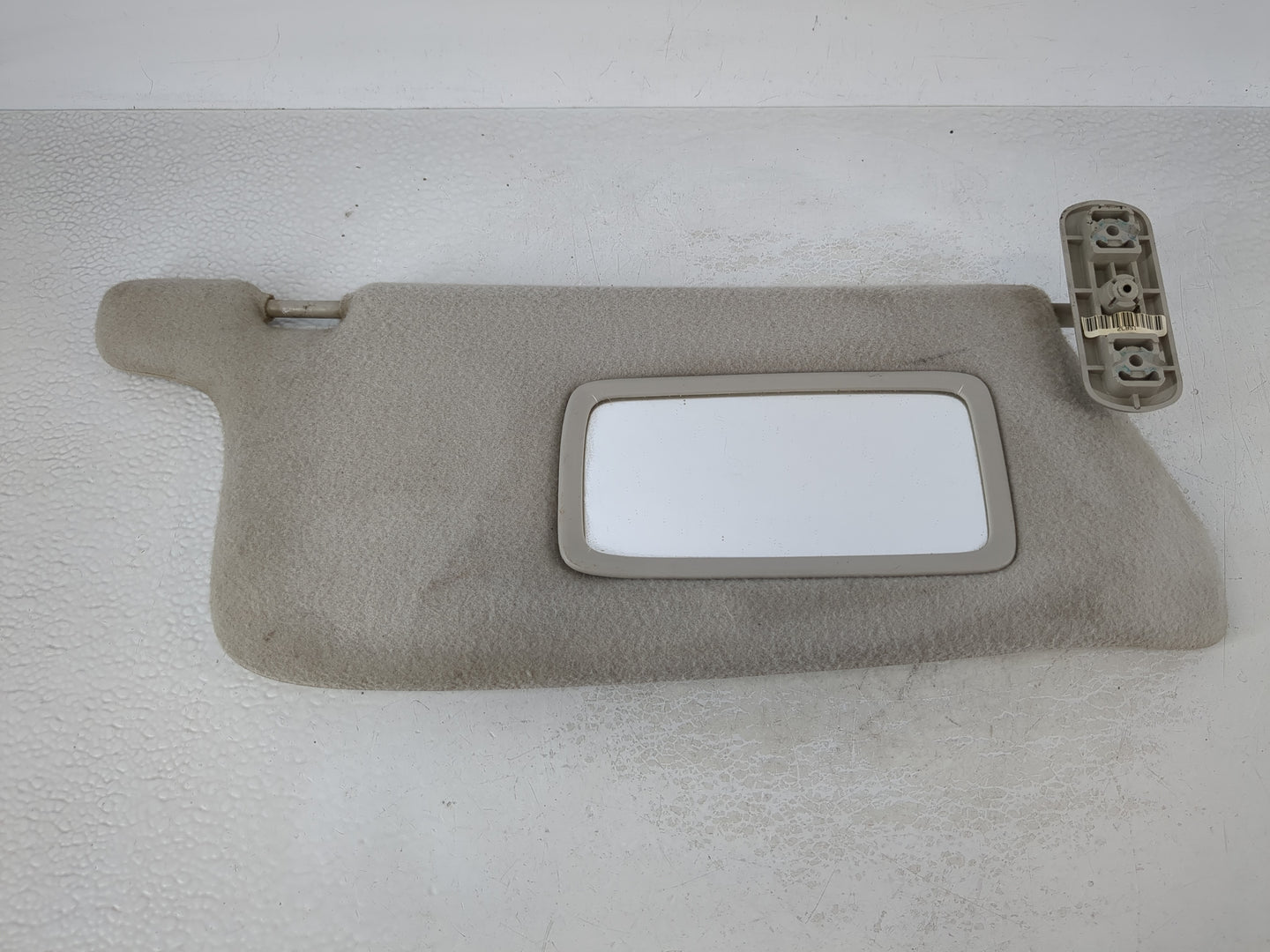 2004-2005 Chevrolet Colorado Sun Visor Shade Replacement Passenger Right Mirror Fits Fits 2004 2005 OEM Used Auto Parts - Oe