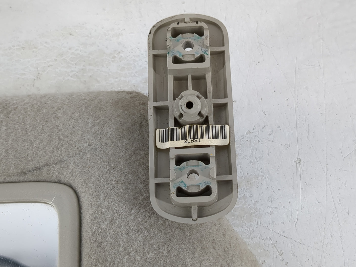 2004-2005 Chevrolet Colorado Sun Visor Shade Replacement Passenger Right Mirror Fits Fits 2004 2005 OEM Used Auto Parts - Oe