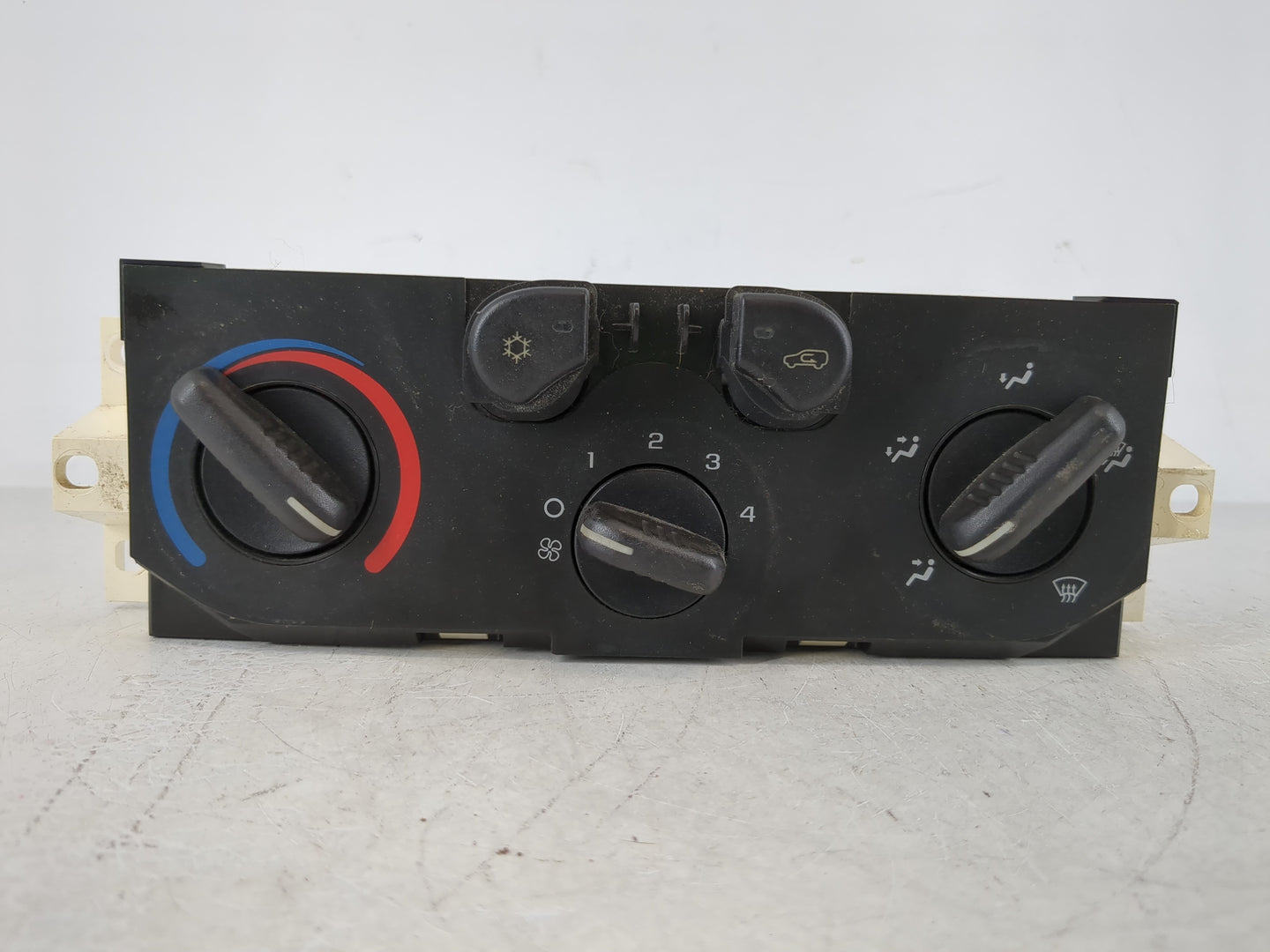 2004-2012 Chevrolet Colorado Climate Control Module Temperature AC/Heater Replacement Fits OEM Used Auto Parts - Oemusedauto