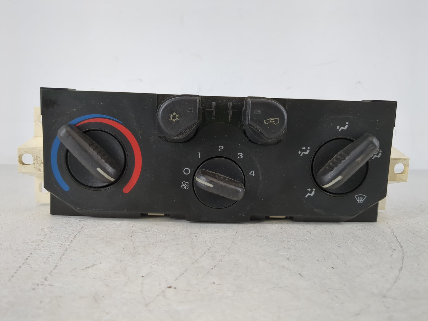 2004-2012 Chevrolet Colorado Climate Control Module Temperature AC/Heater Replacement Fits OEM Used Auto Parts - Oemusedauto