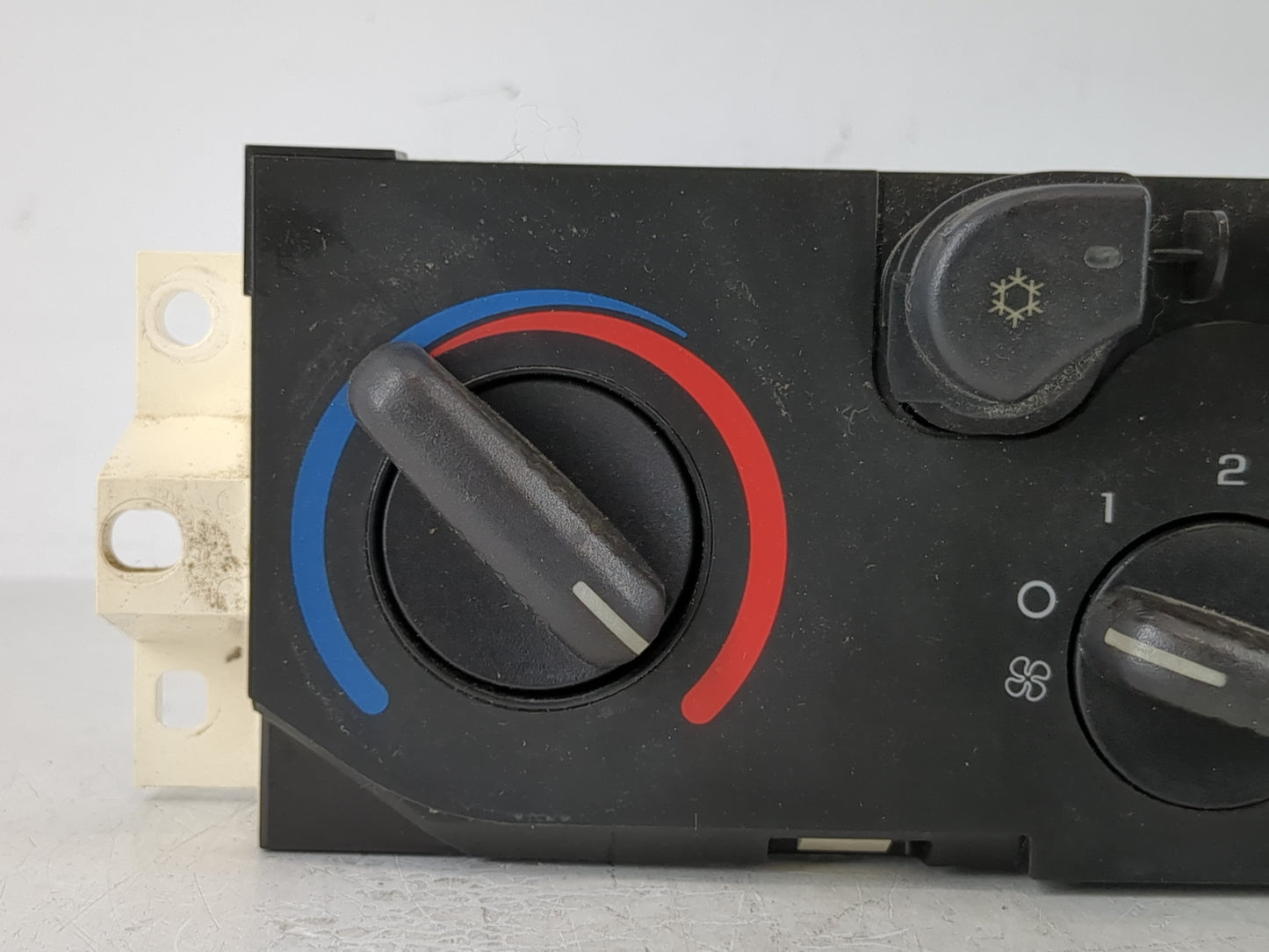 2004-2012 Chevrolet Colorado Climate Control Module Temperature AC/Heater Replacement Fits OEM Used Auto Parts - Oemusedauto