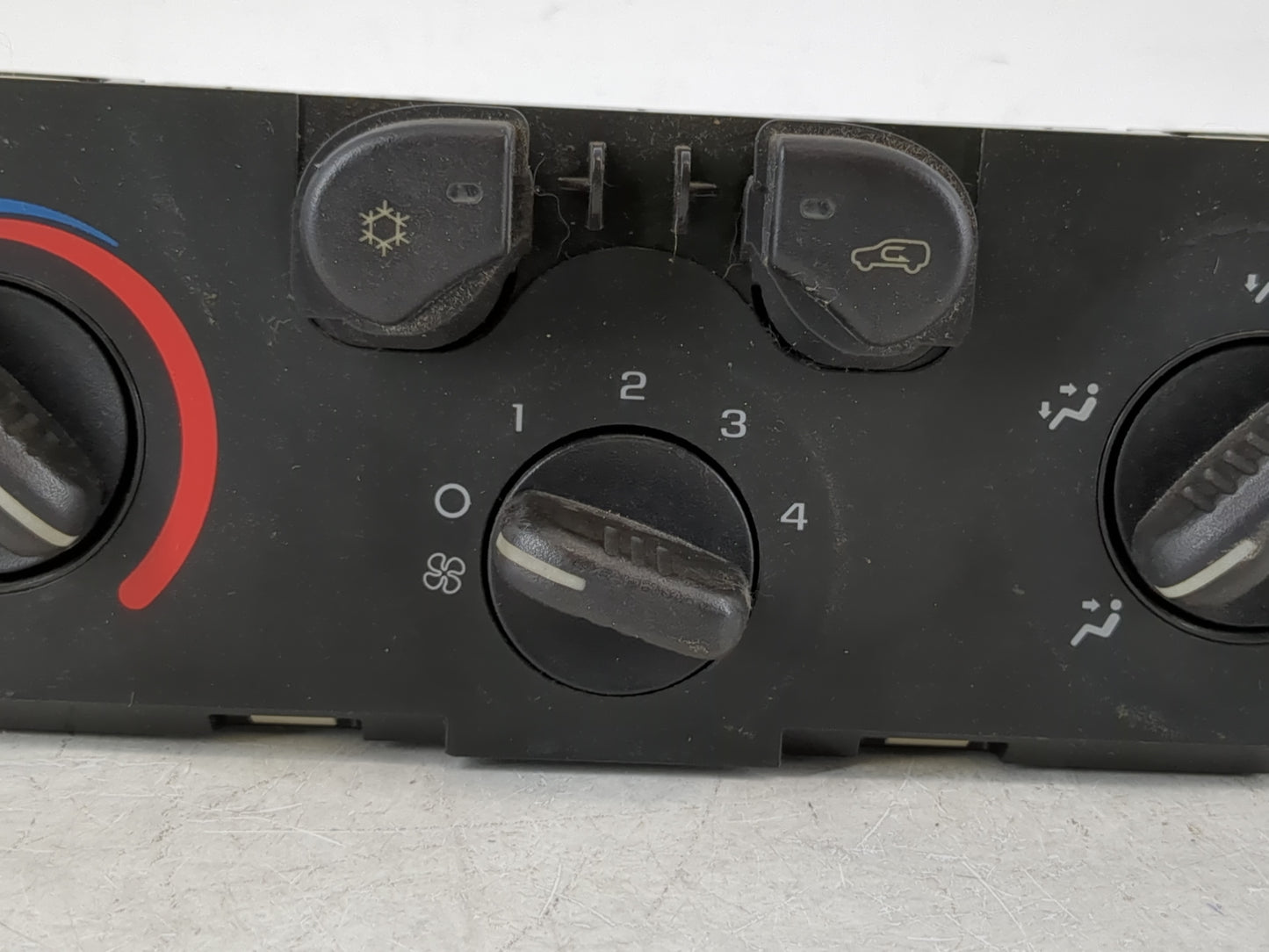 2004-2012 Chevrolet Colorado Climate Control Module Temperature AC/Heater Replacement Fits OEM Used Auto Parts - Oemusedauto