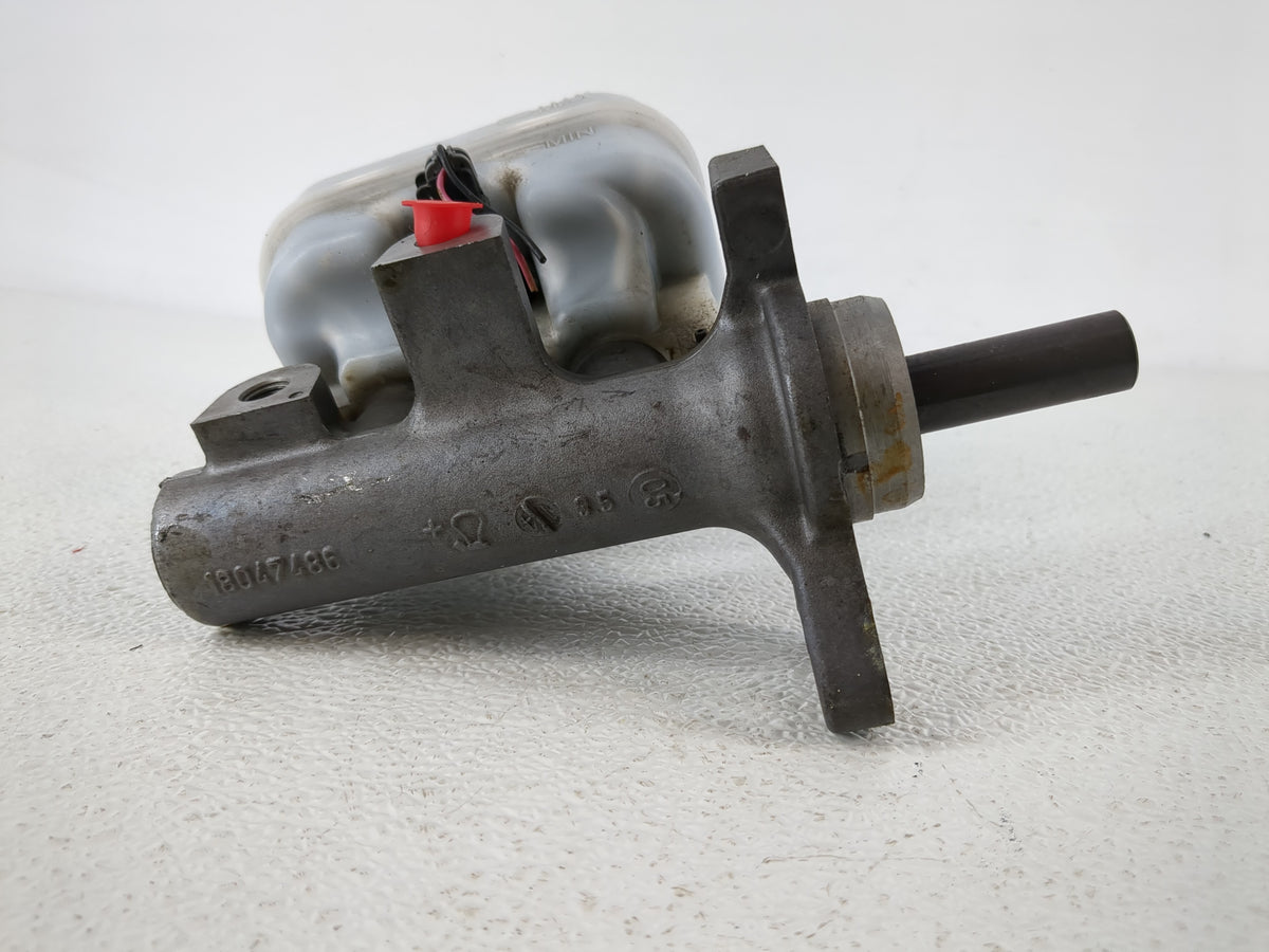 2004-2008 Chevrolet Colorado Brake Master Cylinder 1088397 - Oemusedautoparts1.com