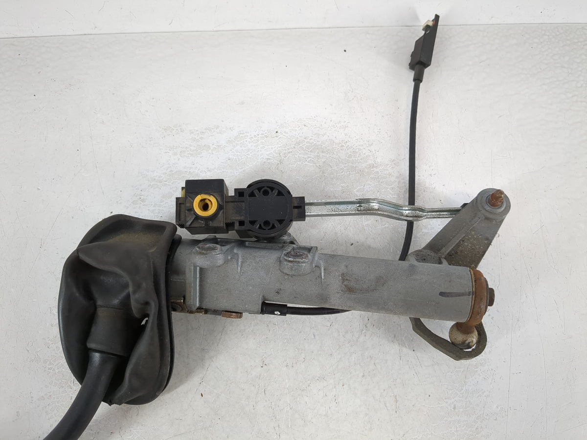 2005 Chevrolet Colorado Floor Console Assembly Shifter - Oemusedautoparts1.com