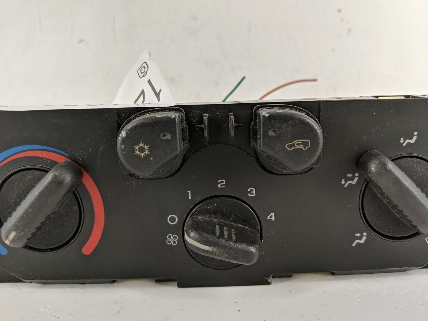 2004-2012 Chevrolet Colorado Climate Control Module Temperature AC/Heater Replacement P/N:15221922 Fits OEM Used Auto Parts 