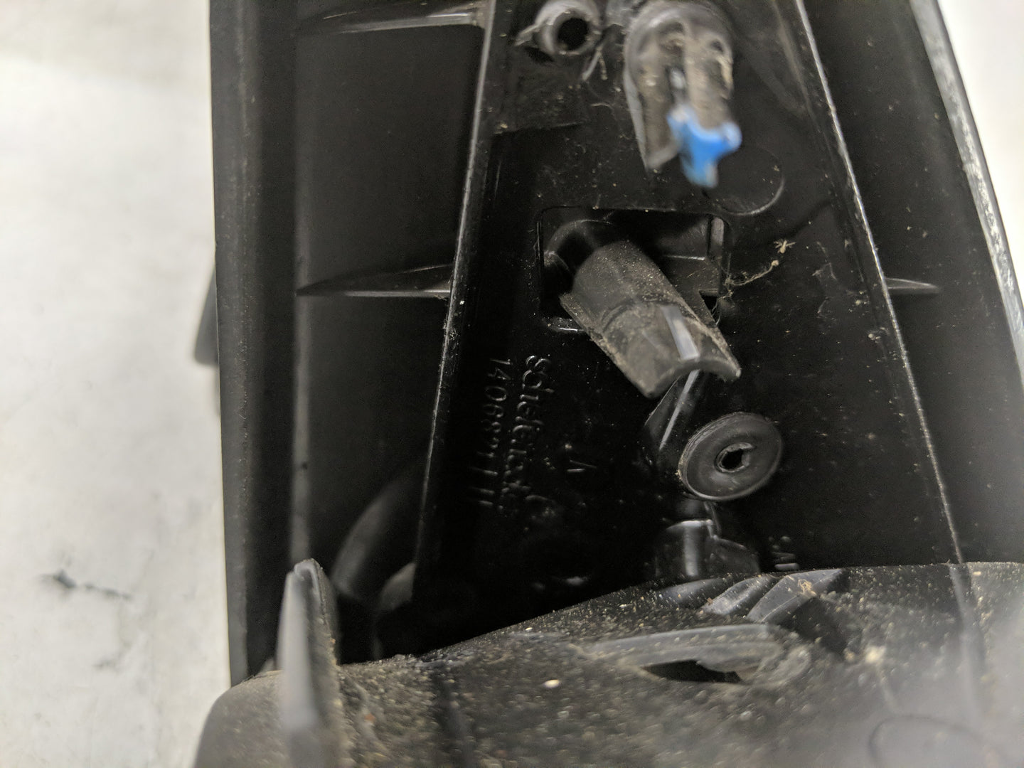 2004-2012 Chevrolet Colorado Side Mirror Replacement Driver Left View Door Mirror Fits OEM Used Auto Parts - Oemusedautopart