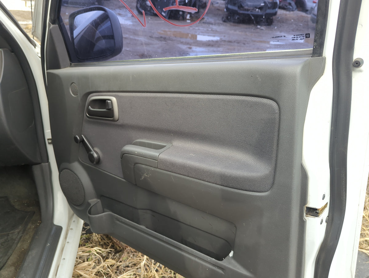 2005 Chevrolet Colorado Front Right Passenger Interior Door Panel Trim - Oemusedautoparts1.com