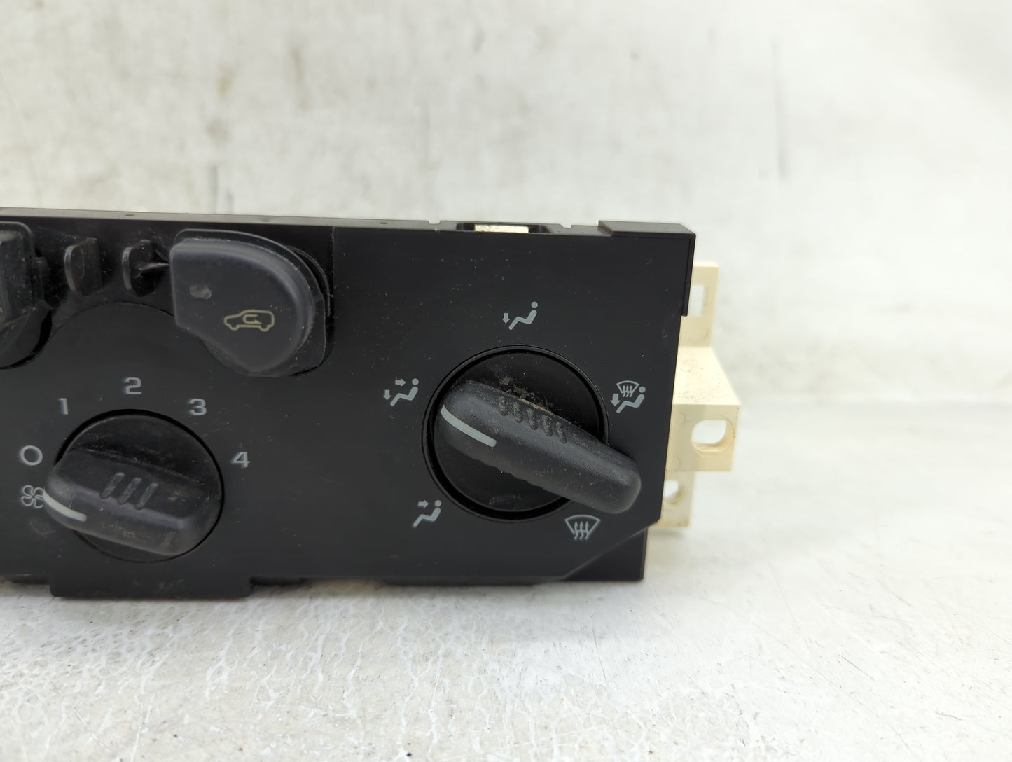 2004-2012 Chevrolet Colorado Climate Control Module Temperature AC/Heater Replacement P/N:15221922 Fits OEM Used Auto Parts 