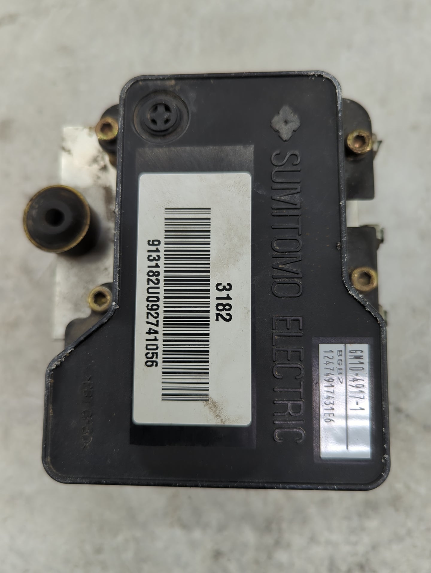 2004-2005 Chevrolet Colorado ABS Pump Control Module Replacement P/N:GM10-4917-1 Fits Fits 2004 2005 OEM Used Auto Parts - O