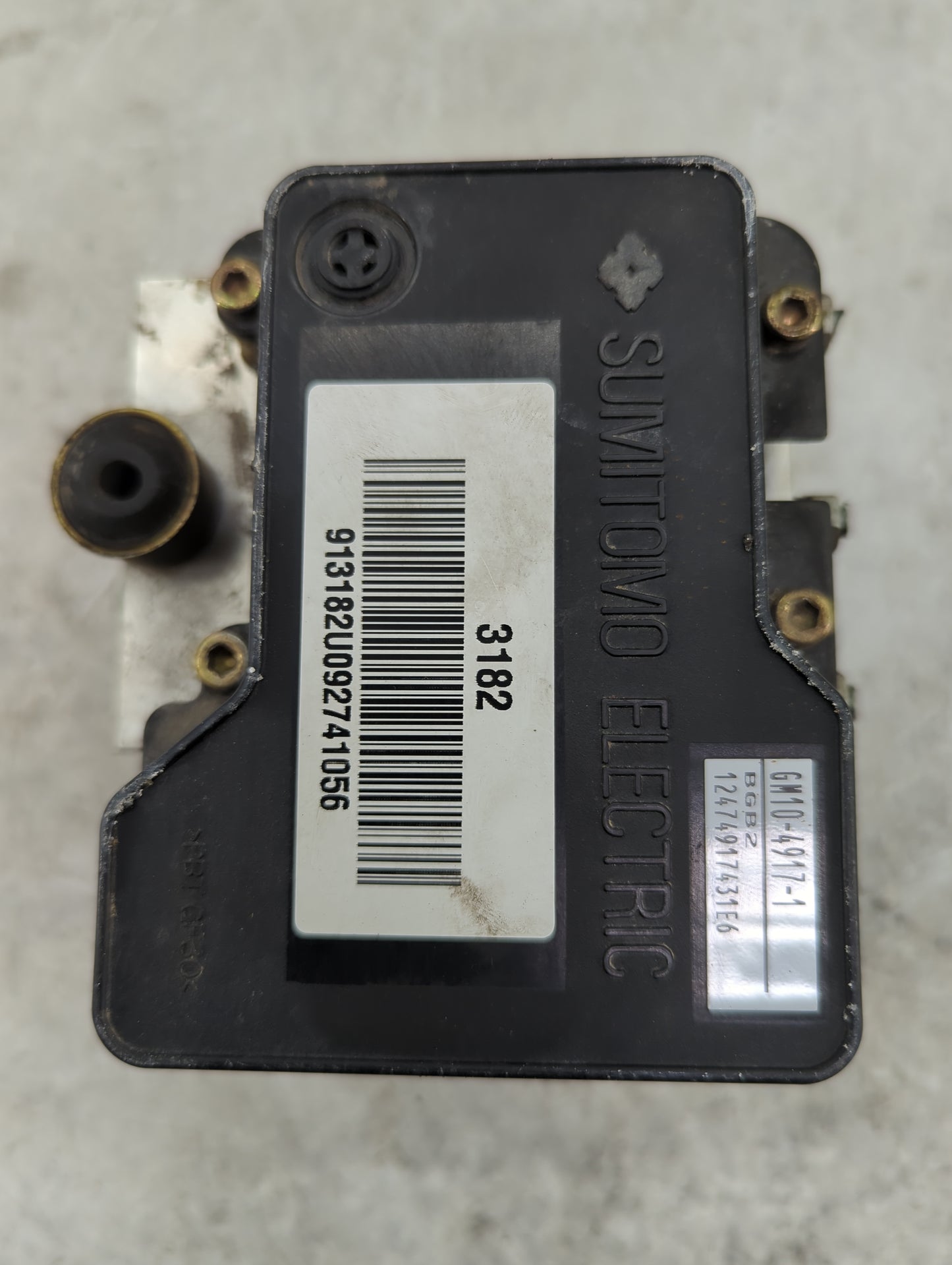 2004-2005 Chevrolet Colorado ABS Pump Control Module Replacement P/N:GM10-4917-1 Fits Fits 2004 2005 OEM Used Auto Parts - O