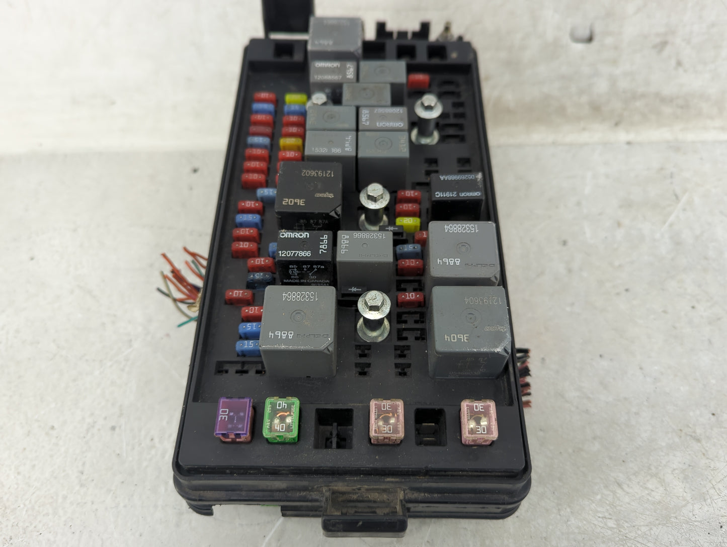 2004-2006 Chevrolet Colorado Fusebox Fuse Box Panel Relay Module Fits Fits 2004 2005 2006 OEM Used Auto Parts - Oemusedautop
