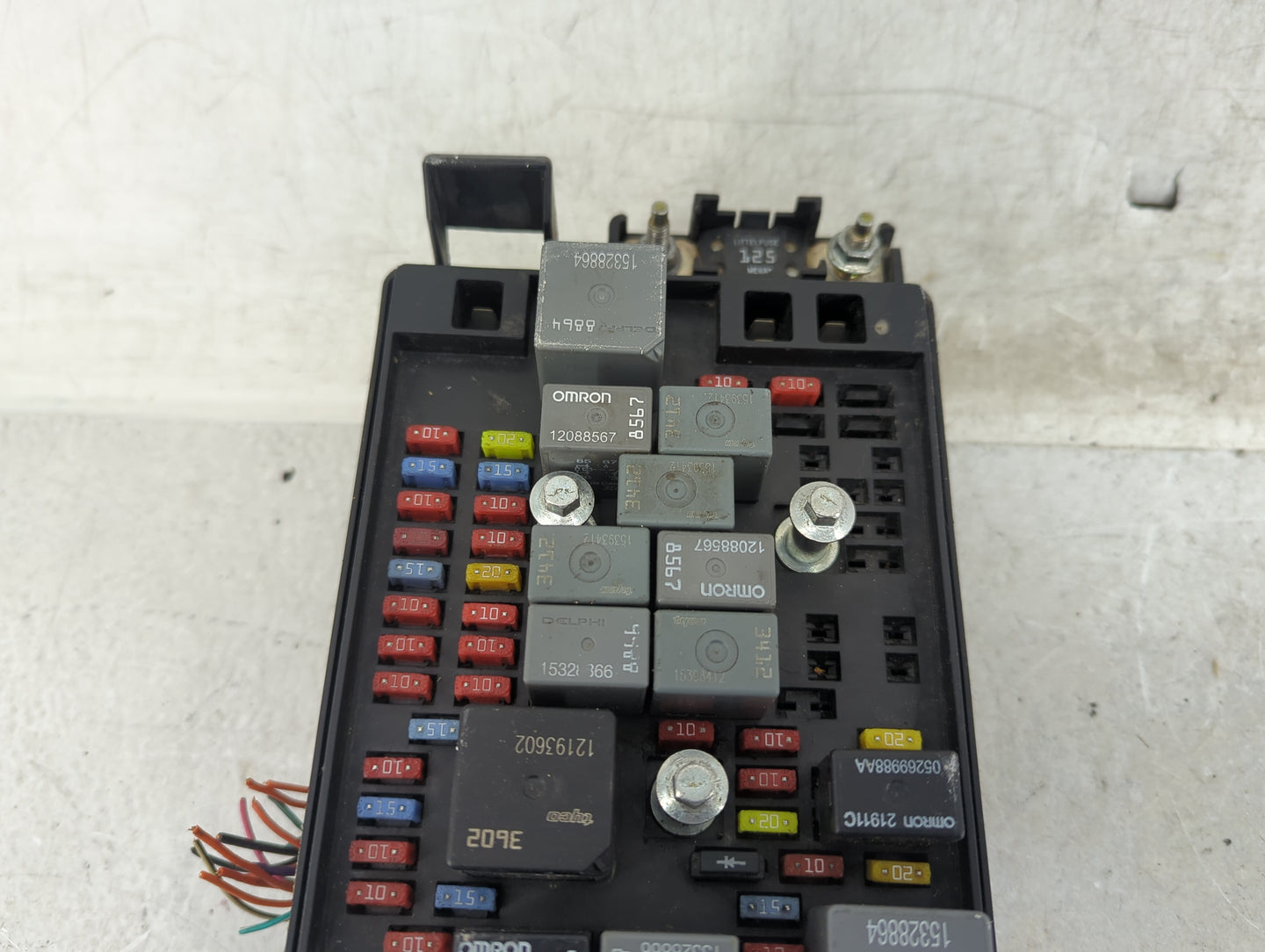 2004-2006 Chevrolet Colorado Fusebox Fuse Box Panel Relay Module Fits Fits 2004 2005 2006 OEM Used Auto Parts - Oemusedautop
