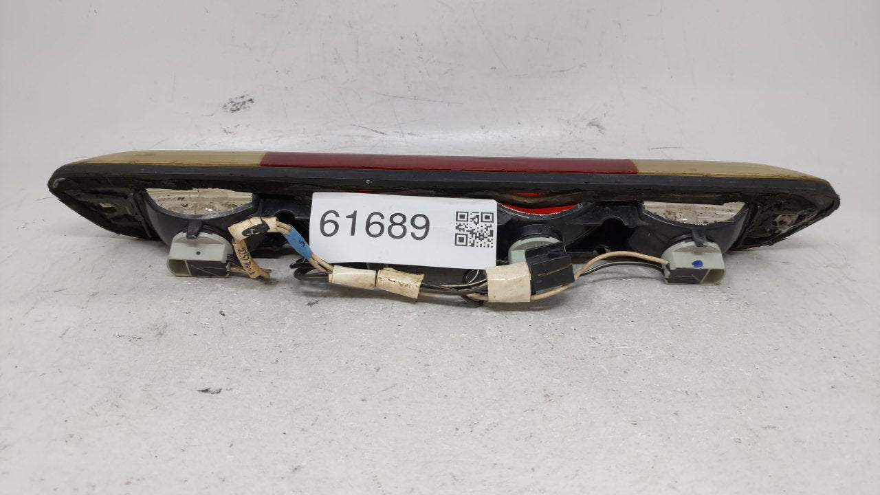 2005 Chevrolet Colorado Third Brake Light Tail Light P/N:97247013 Fits OEM Used Auto Parts - Oemusedautoparts1.com